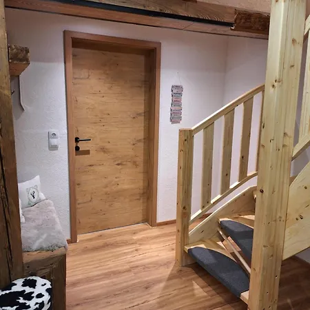 Lantgård Leitnerbauer's Troadkasten *