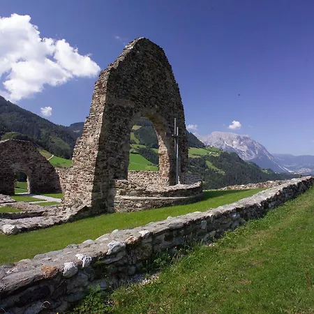 Leitnerbauer's Troadkasten *